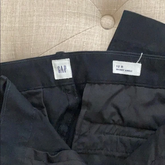 GAP Black Ankle Pants - Picture 4 of 5